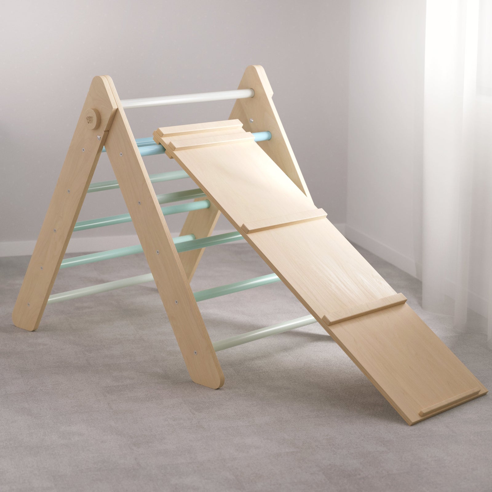 BusyKids Pikler klimdriehoek met plank – regenboog – productbeeld 16