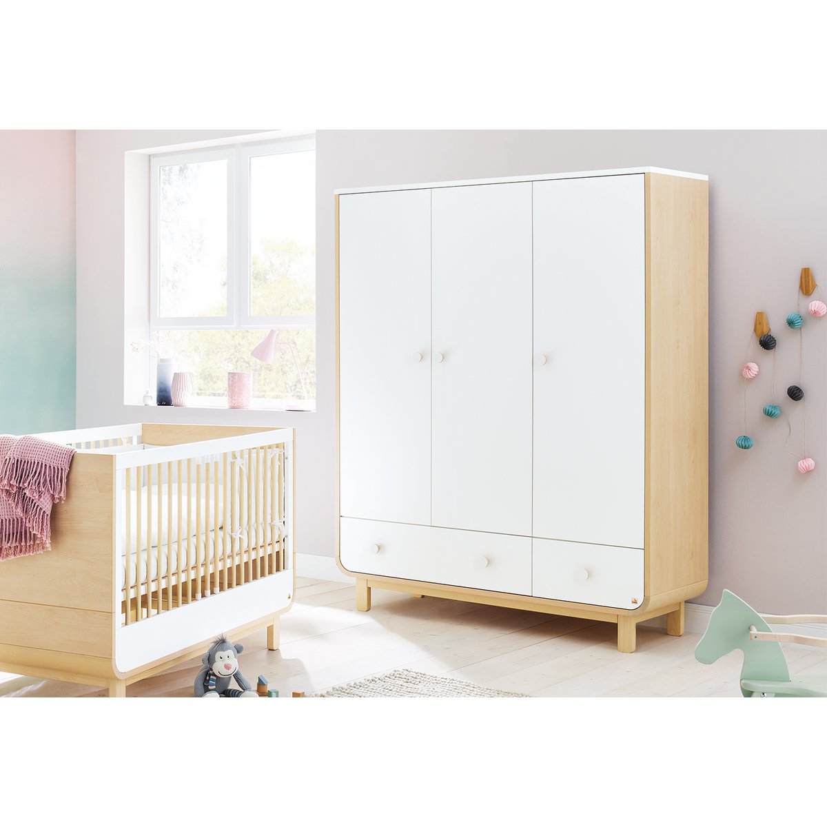 Wardrobe "round" large