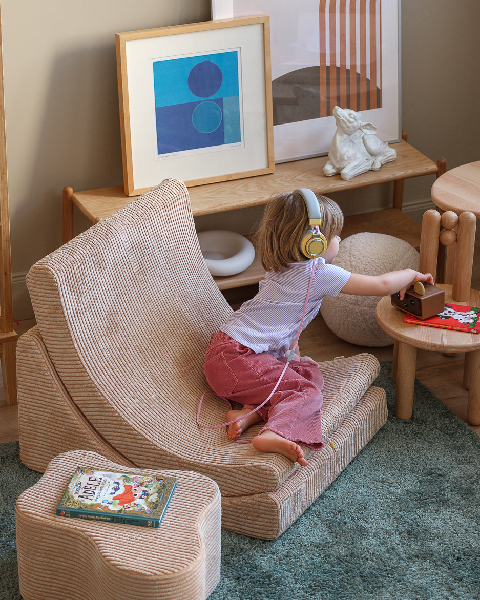 Wigiwama Brown Sugar Moon Chair - ribbed lounge chair