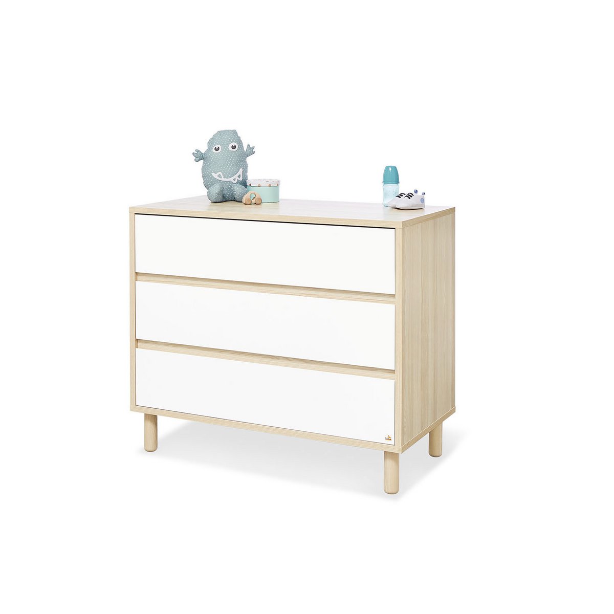 Flow wide dresser - changing table