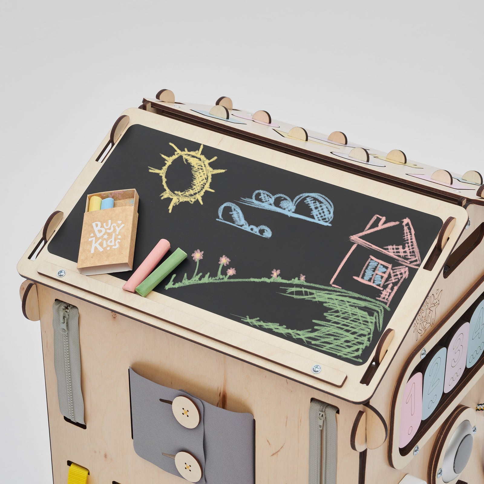 BusyKids Busy Board speelhuisje – naturel pastel, limited edition