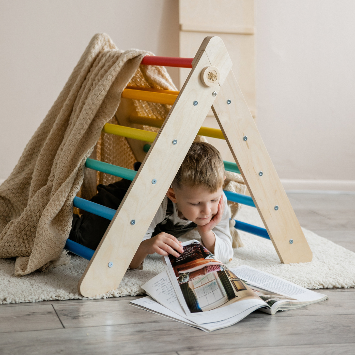 BusyKids Pikler klimdriehoek – regenboog – productbeeld 3