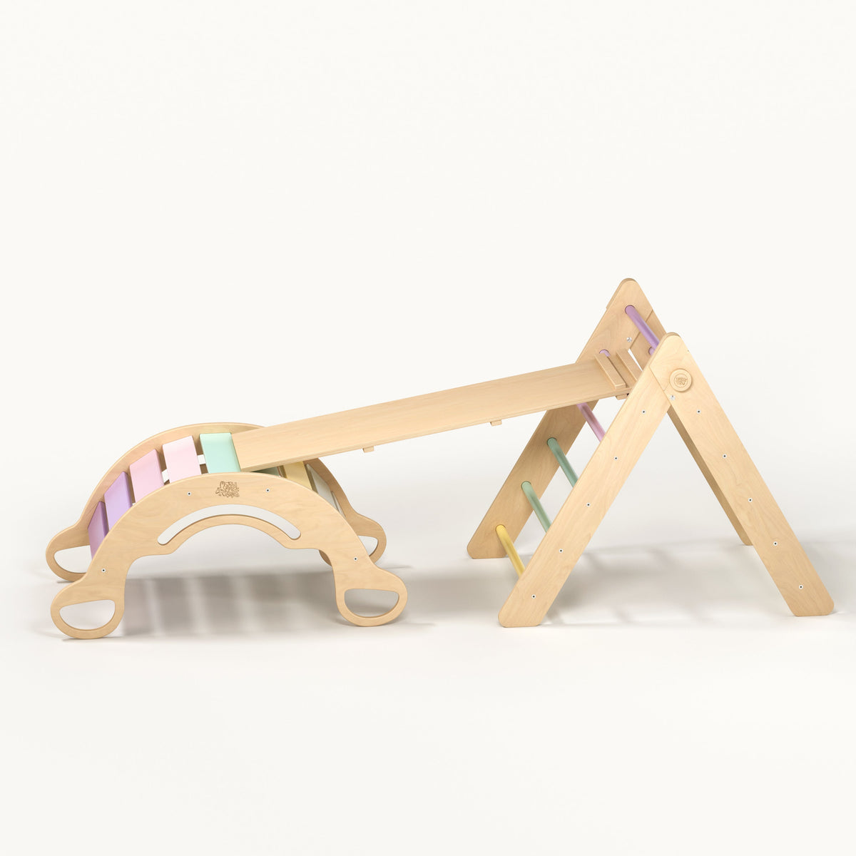 BusyKids Pikler set – driehoek, plank &amp; balanswip – regenboog – productbeeld 25