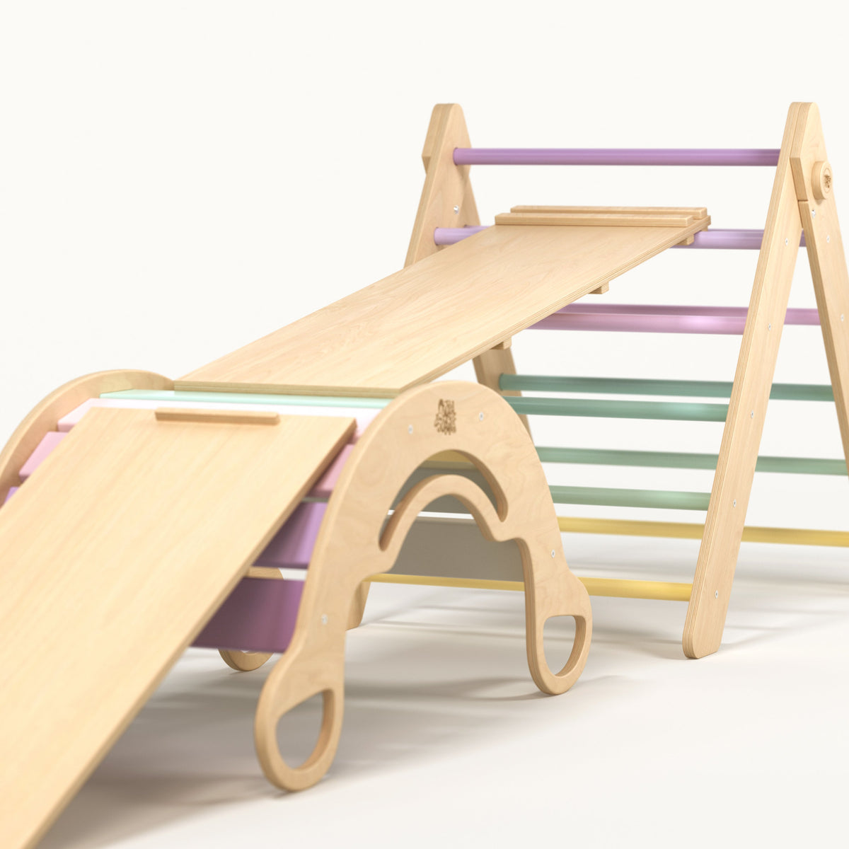 BusyKids Pikler groot set – driehoek, 2 planken &amp; balanswip – regenboog – productbeeld 28