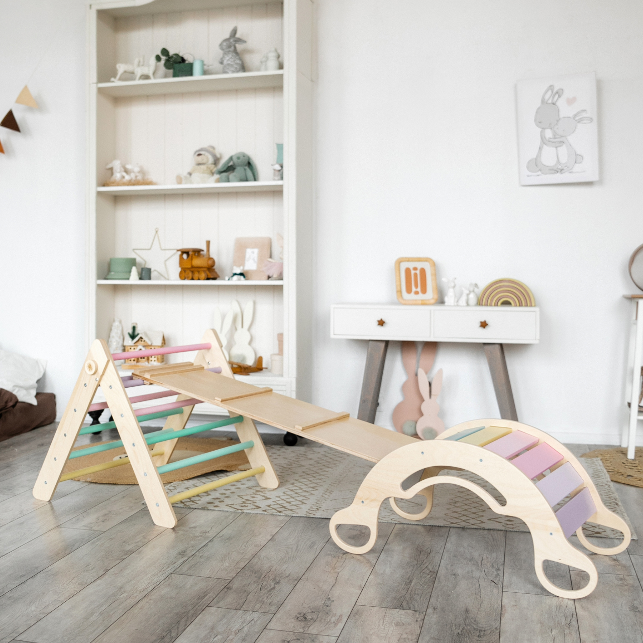 BusyKids Pikler set – driehoek, plank & balanswip – regenboog – productbeeld 27