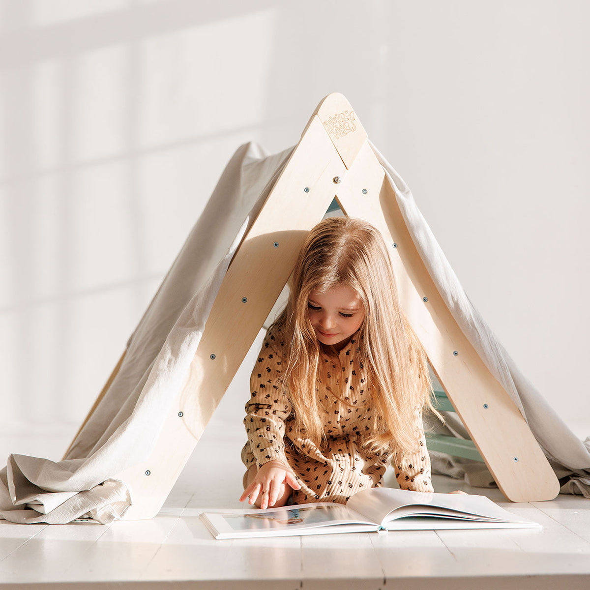 BusyKids Pikler klimdriehoek – regenboog – productbeeld 17