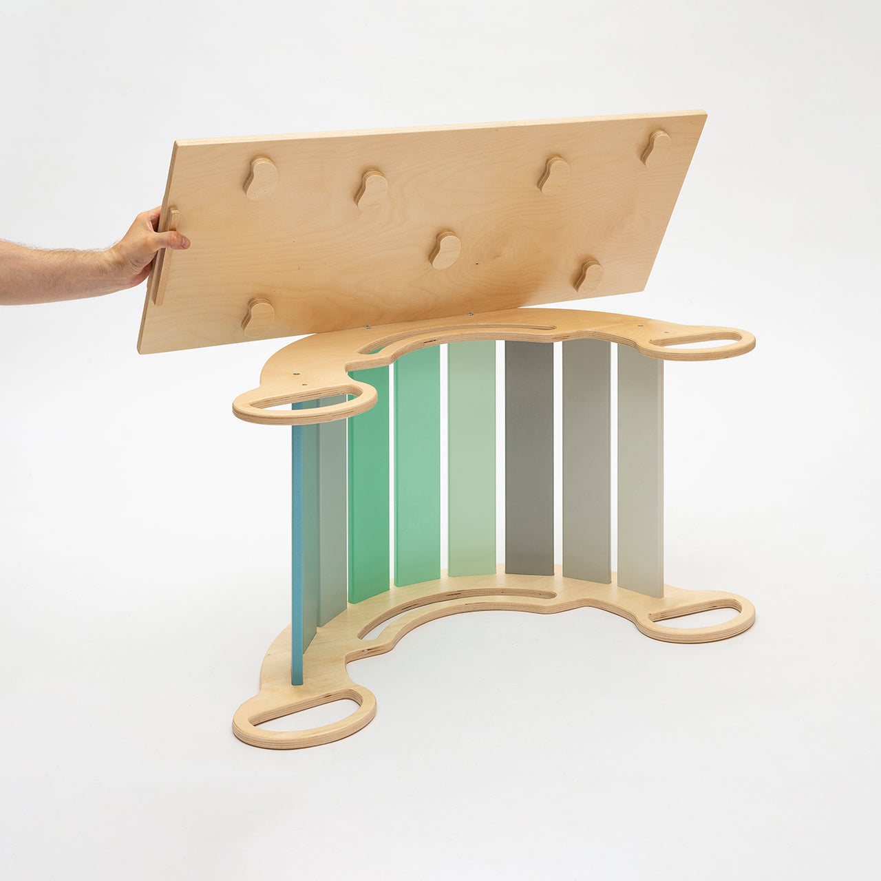 BusyKids Pikler groot set – driehoek, 2 planken & balanswip – regenboog – productbeeld 23