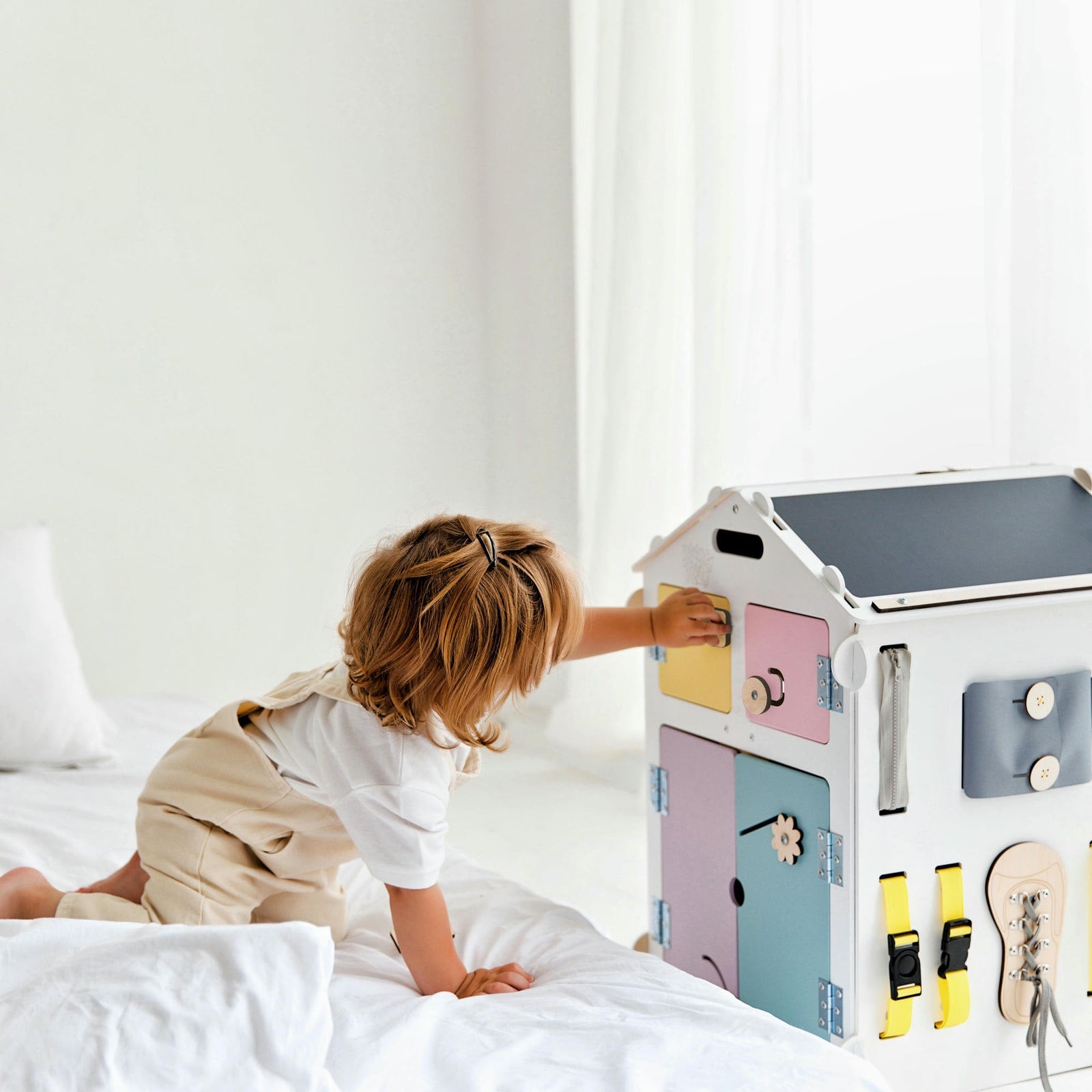 Set - BusyBoard Cottage white/pastel and creative cube