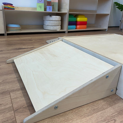 Wooden crawling hill - slide 16 cm - crawl box accessory