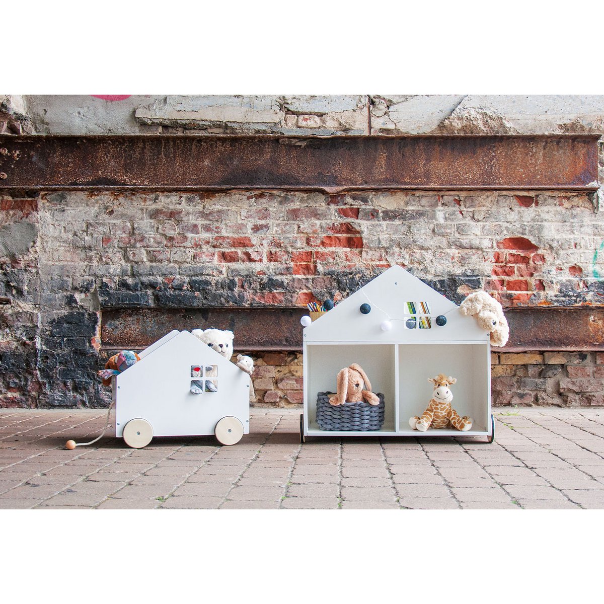 Children's bookshelf on wheels "HUS", white