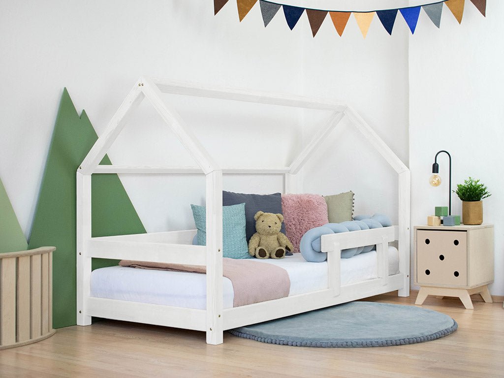 Huisbed Tery - houten kinderbed met bedrand - 
