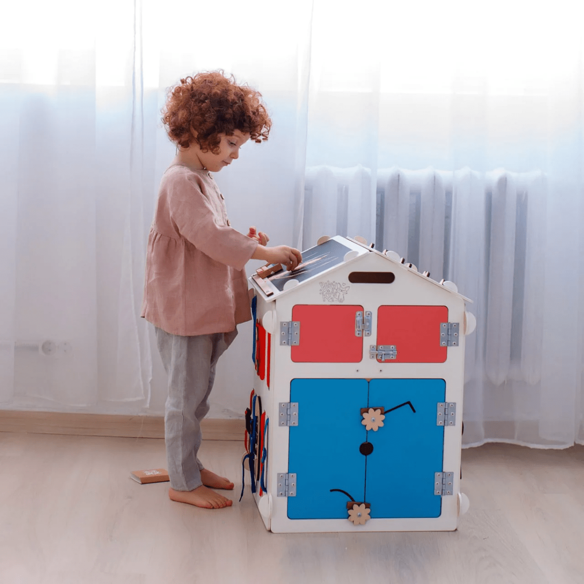 BusyKids Busy Board sensorisch speelhuisje – wit-Speelhuisje