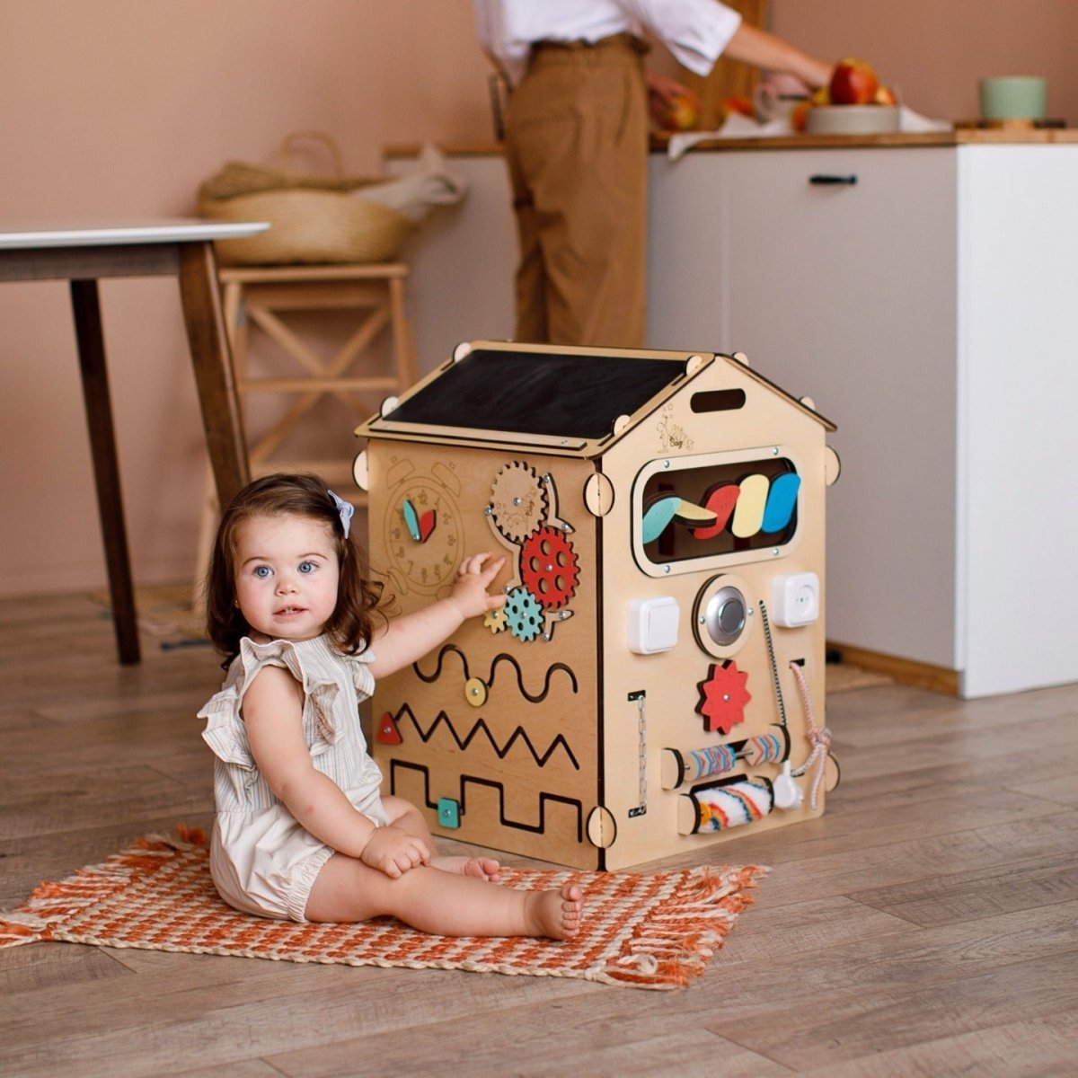 BusyKids Busy Board speelhuisje – naturel-Speelhuisje