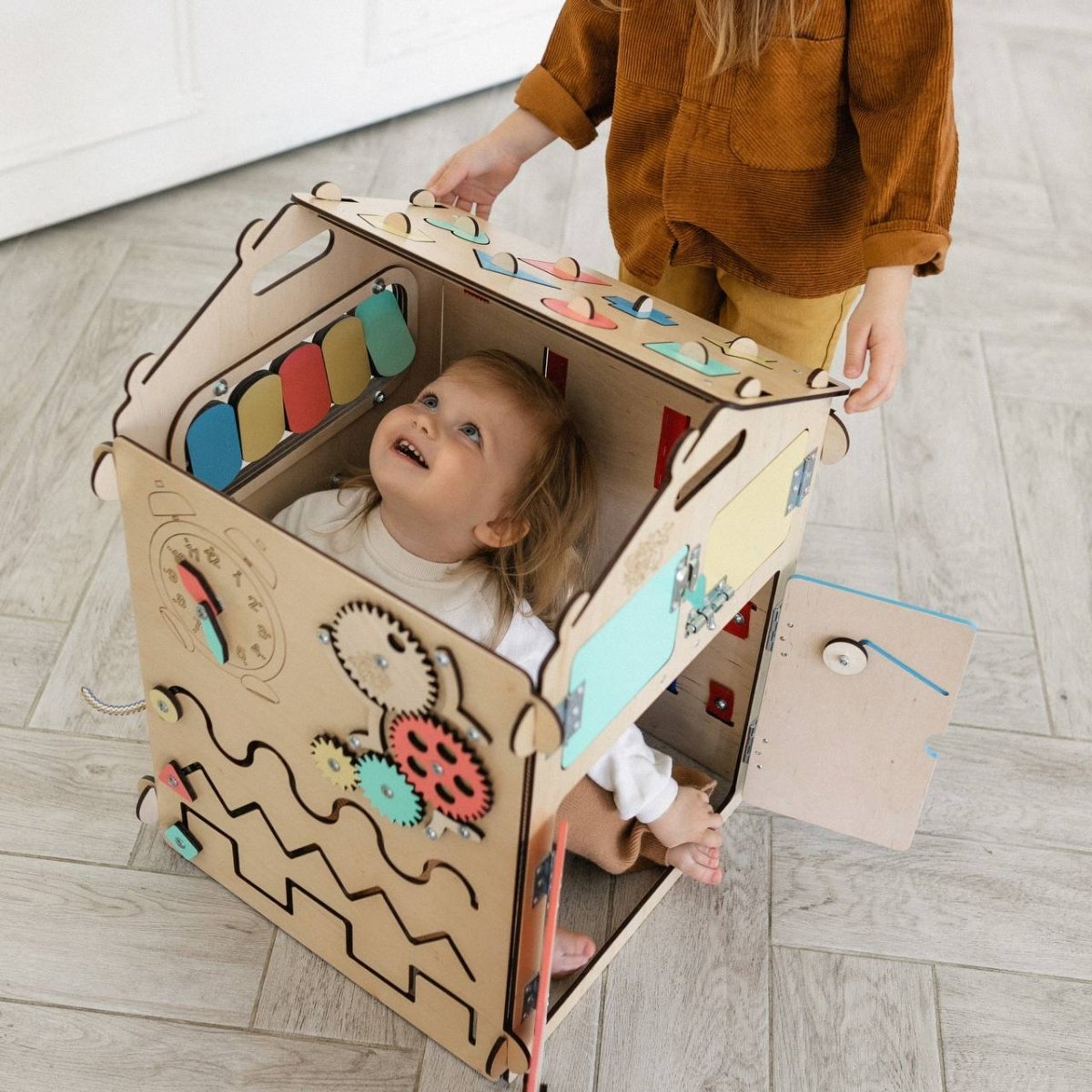 BusyKids Busy Board speelhuisje – naturel-Speelhuisje