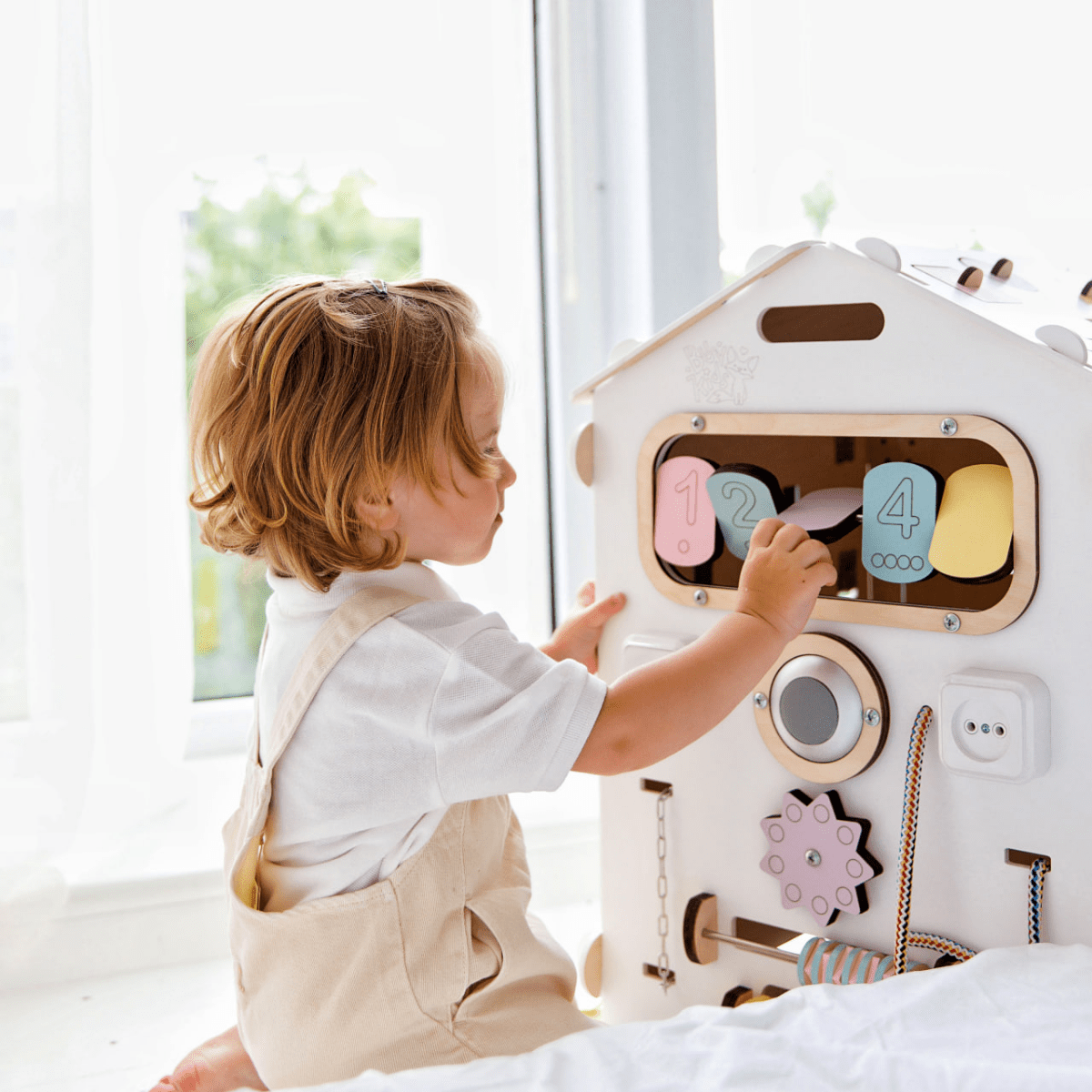 BusyKids Busy Board speelhuisje – wit/pastel, limited edition-Speelhuisje
