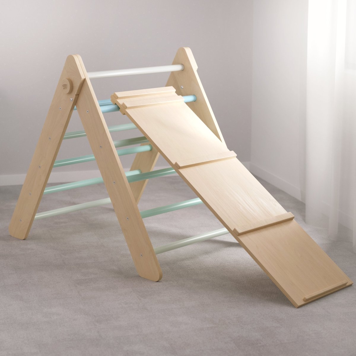 BusyKids Pikler klimdriehoek met plank – regenboog – productbeeld 16