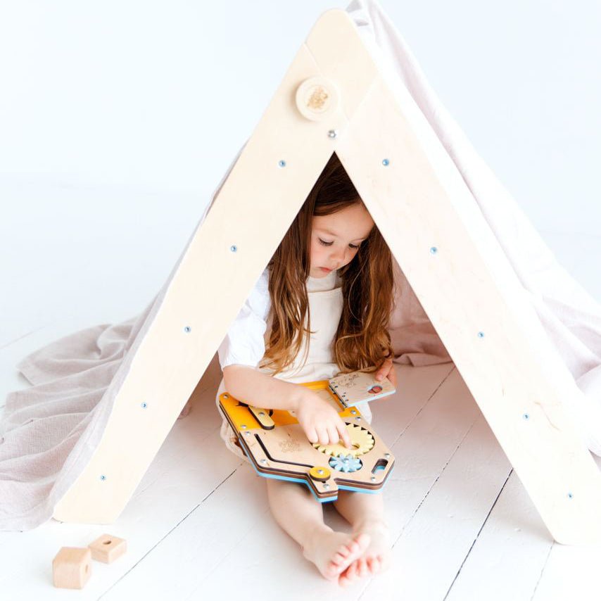 BusyKids Pikler klimdriehoek met plank – regenboog – productbeeld 21