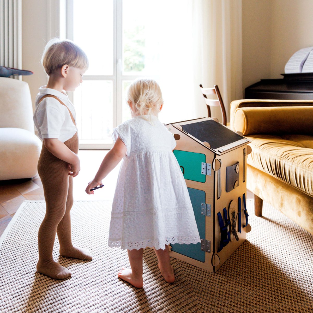 BusyKids set – Busy Board speelhuisje naturel/mint met creatieve kubus-Speelhuisje set