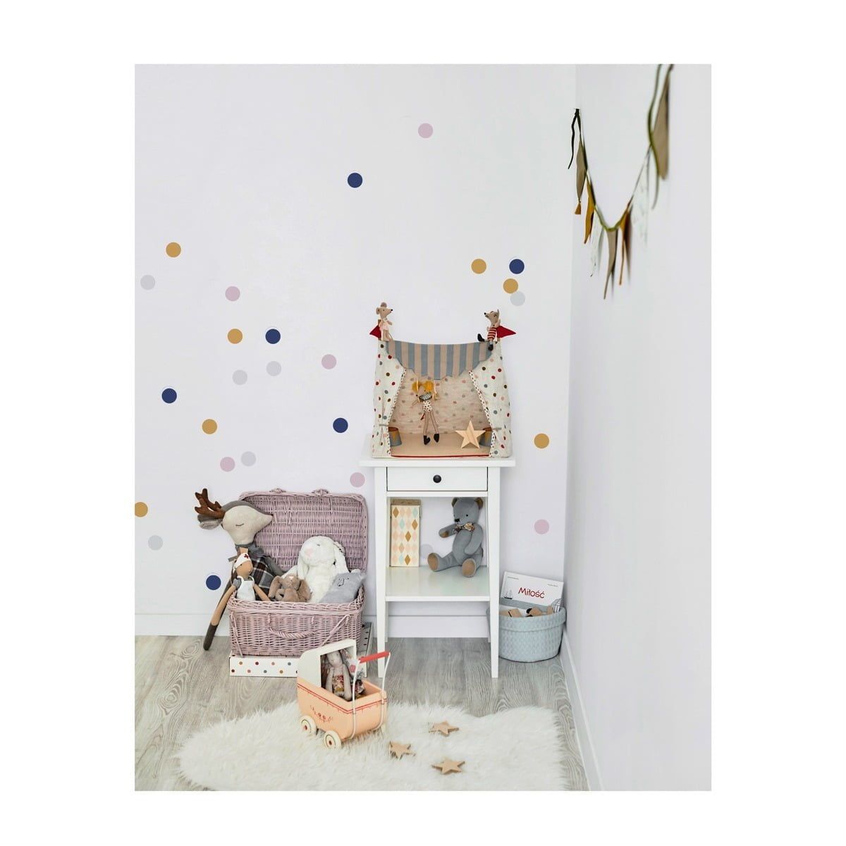 Confetti 7 Navy Blue Lily