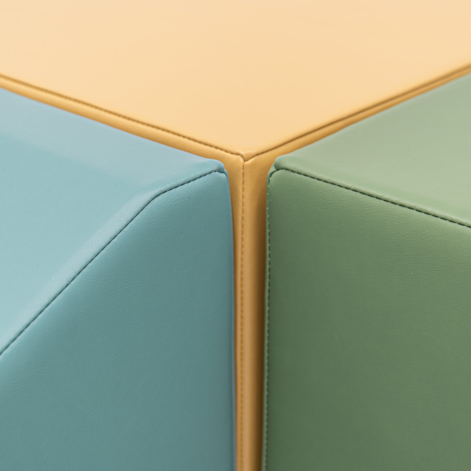 Detail van de IGLU Mini Corner Gym in Neutral Pastel