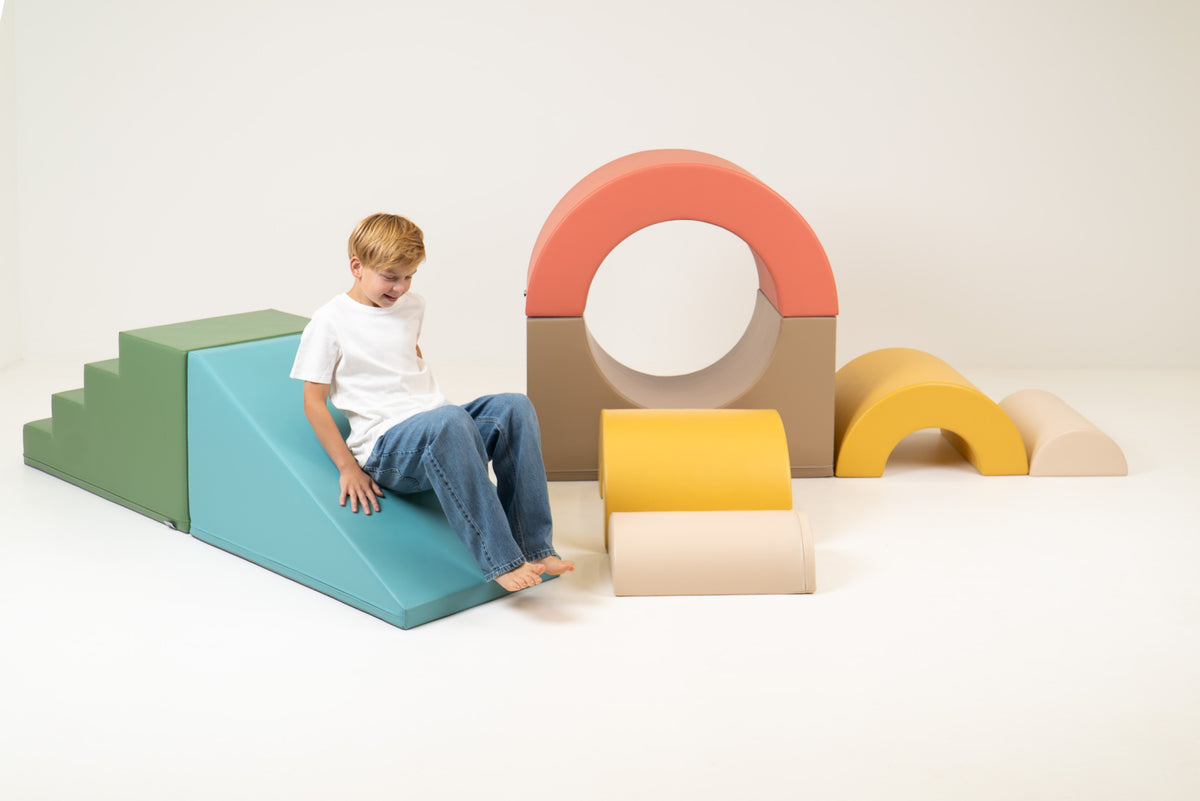 IGLU Tunnel Gym in Neutral Pastel