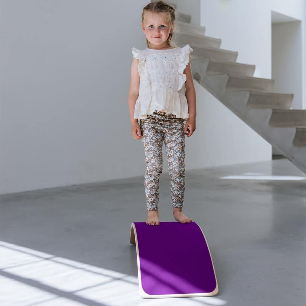houten balance board met paars vilt