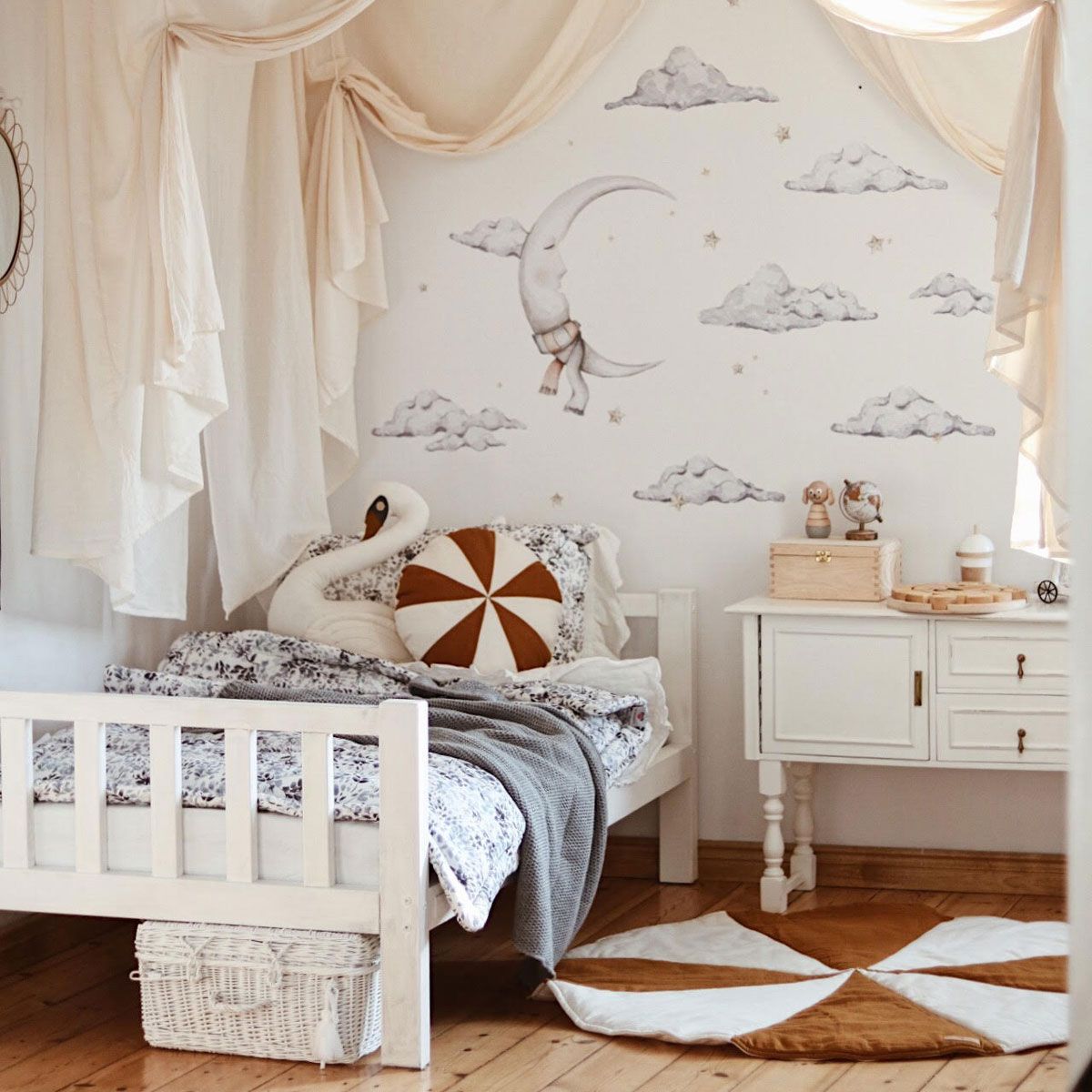 Moon Night Night / Magic Is Everywhere