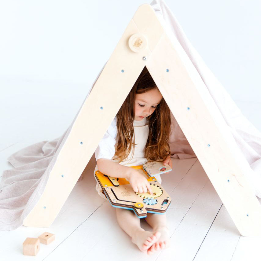 BusyKids Pikler klimdriehoek met plank – regenboog – productbeeld 21