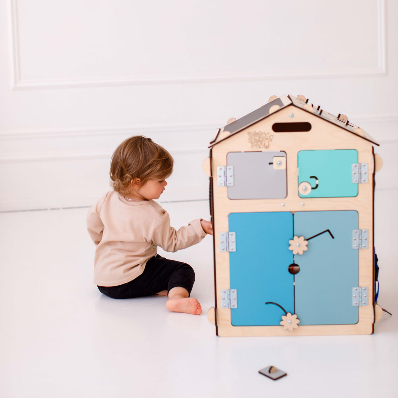 BusyKids Busy Board speelhuisje – naturel mint, limited edition