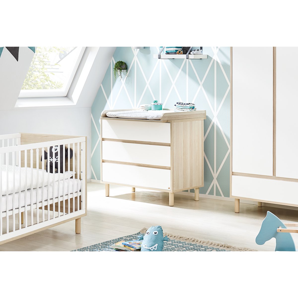 commode voor de babykamer breed model