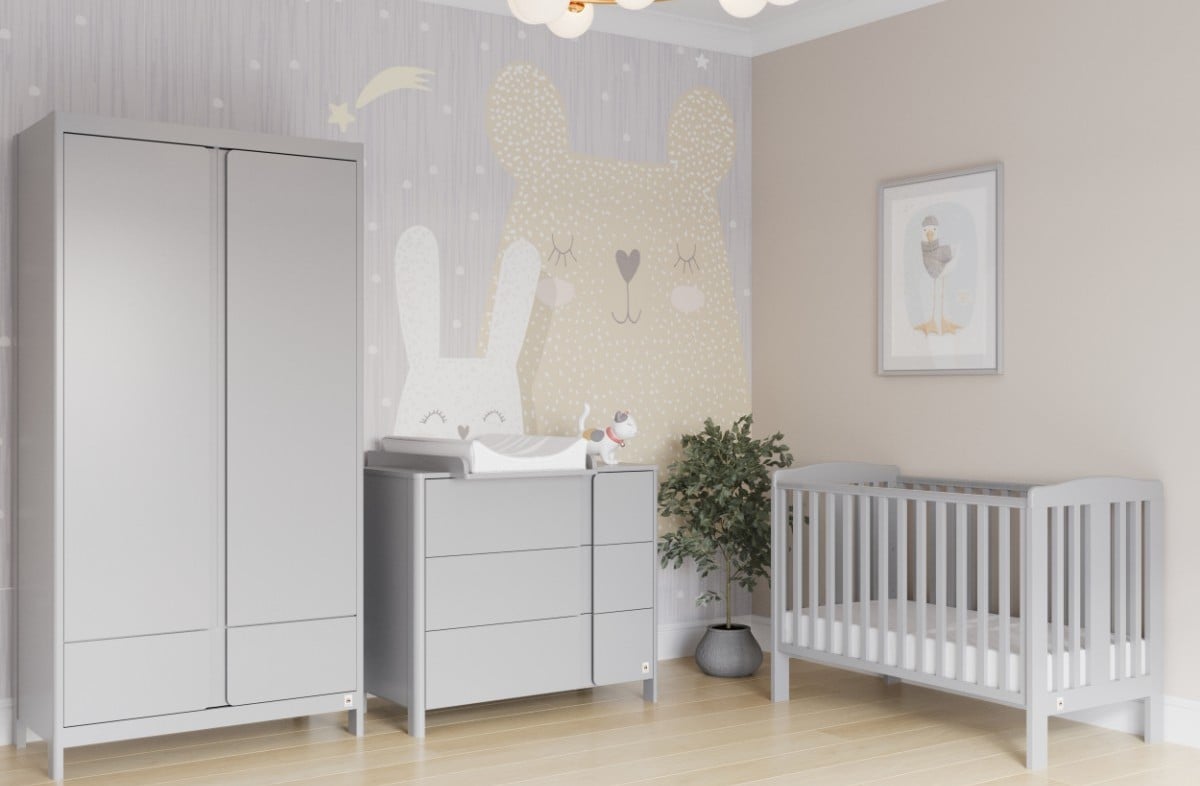 YappyQu en YappyClassic babykamer in lichtgrijs met ledikant, commode en kledingkast