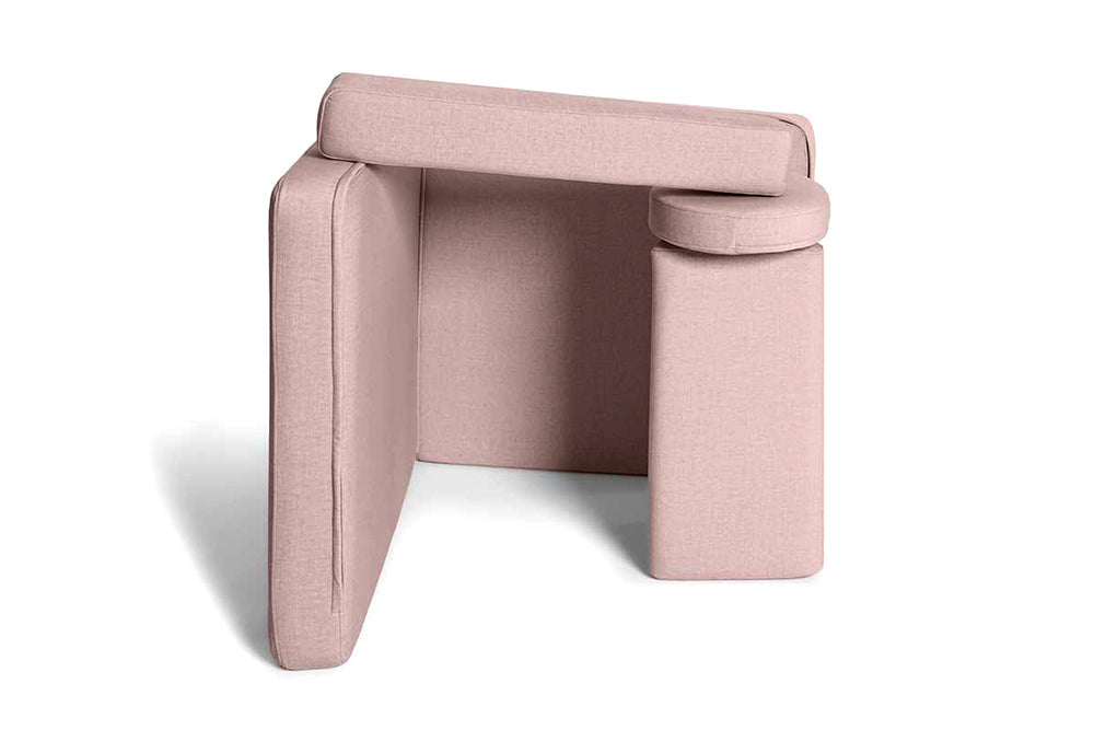 Shappy Armchair Original 80 cm in Soft Pink — opgebouwd als schuilplek